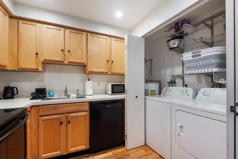 Building Photo - 2356 SE Division St