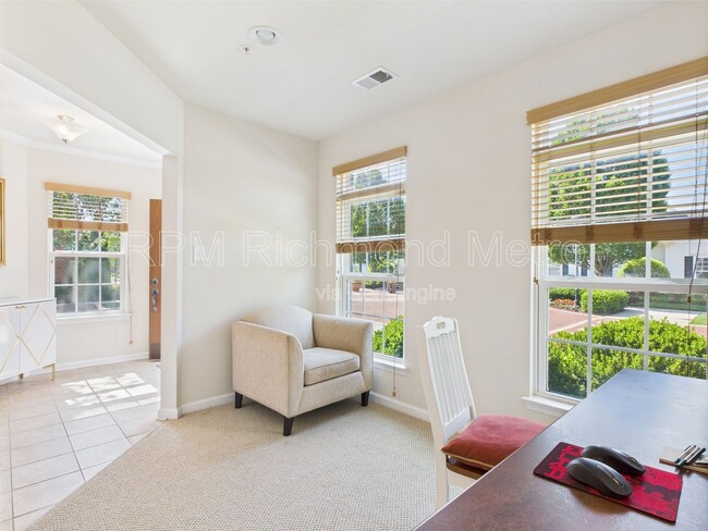 Building Photo - 2200 Liesfeld Parkway