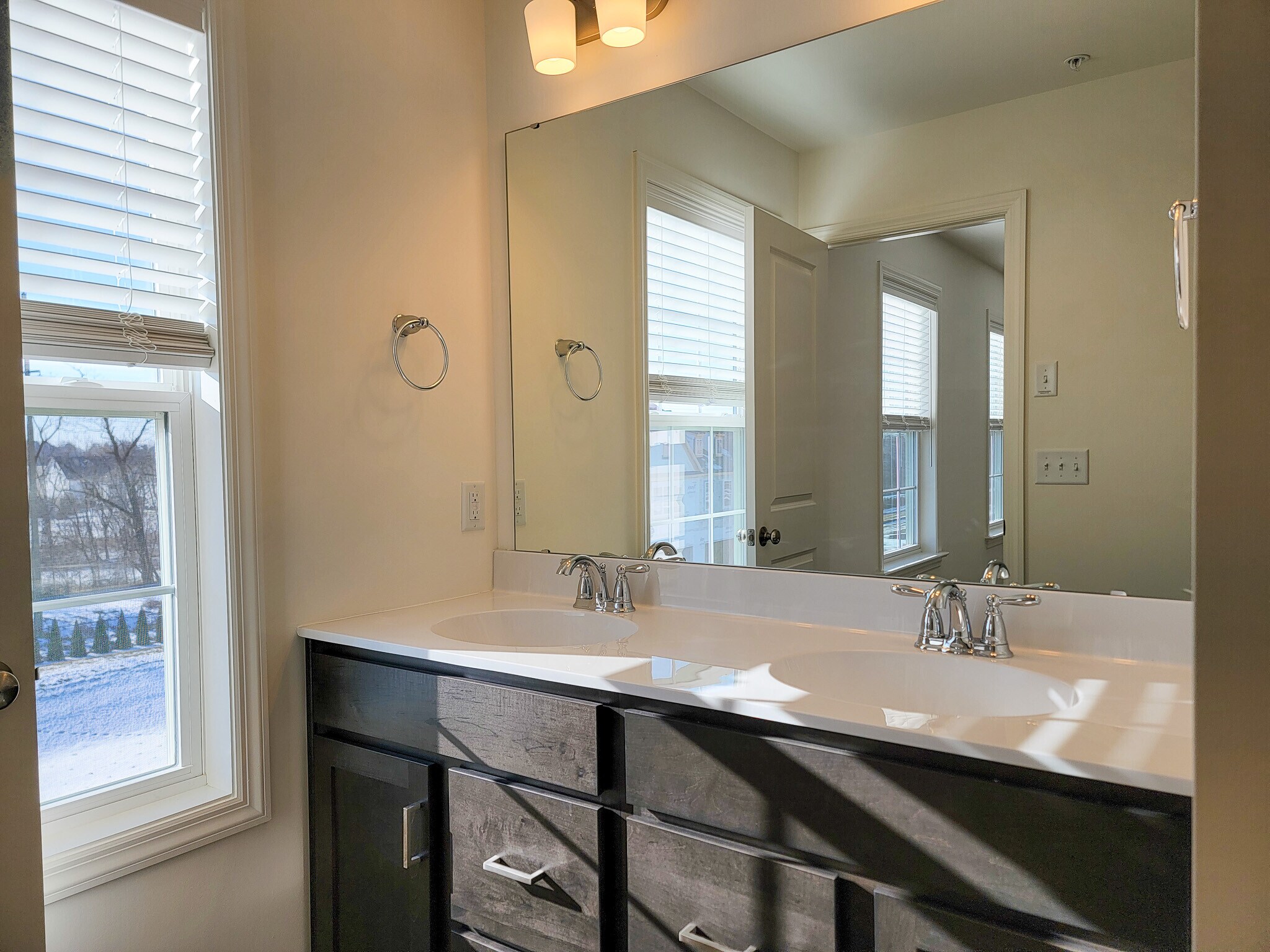 Building Photo - 2459 Spring Water Cir