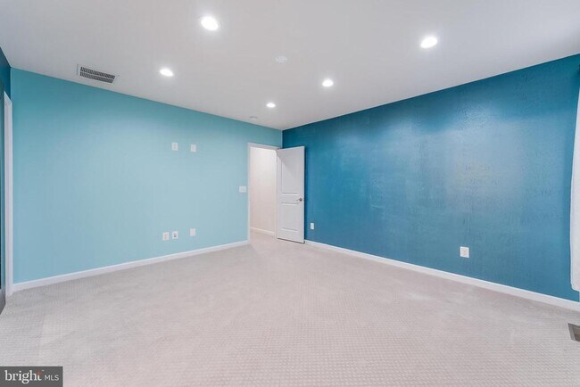 Building Photo - 25367 Wakestone Park Terrace