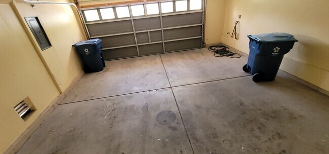 Building Photo - Beautiful former Model Home located near S...