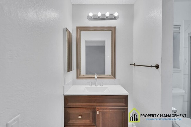 Building Photo - Remodeled 4-Bedroom Retreat with Large Backyard