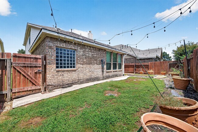 Building Photo - 6319 Denison Oaks Dr