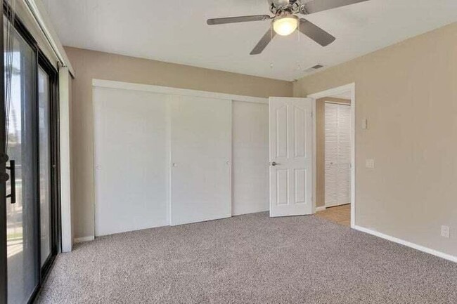 Building Photo - 34 Lakeview Cir