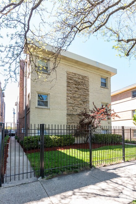 Building Photo - 4540 N Wolcott Ave