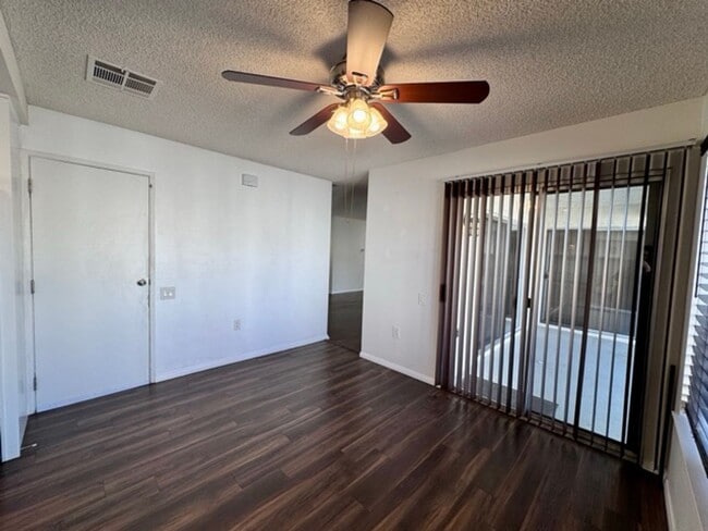 Building Photo - COMING SOON 55+ Community 2 bedroom 2 bathroom Home for Lease in Sun City