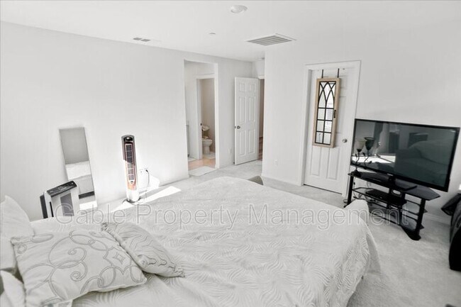 Building Photo - 17039 Titus Ln