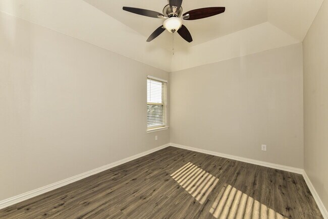 Building Photo - 8721 Running River Ln