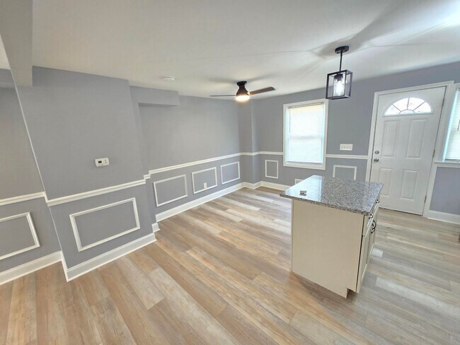 Building Photo - Beautiful 4 Bedroom 2 Bathroom East Baltim...