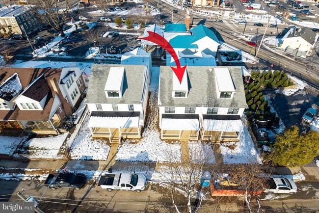 Building Photo - 453 E Franklin St