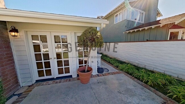 Building Photo - Beautiful Two-Level 5Bd 3.5Ba Home in Newport Beach