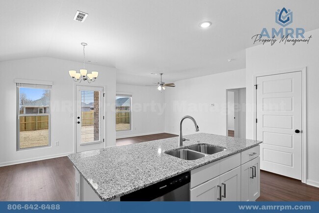 Building Photo - 1112 Pawpaw Pl
