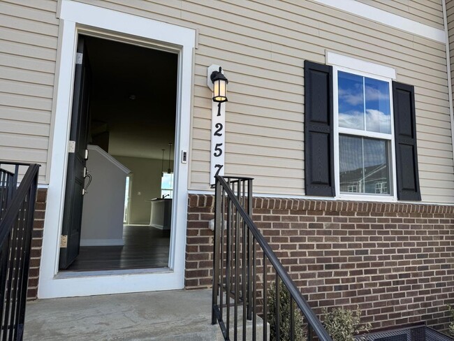 Building Photo - 1257 Cedar Vly Rd