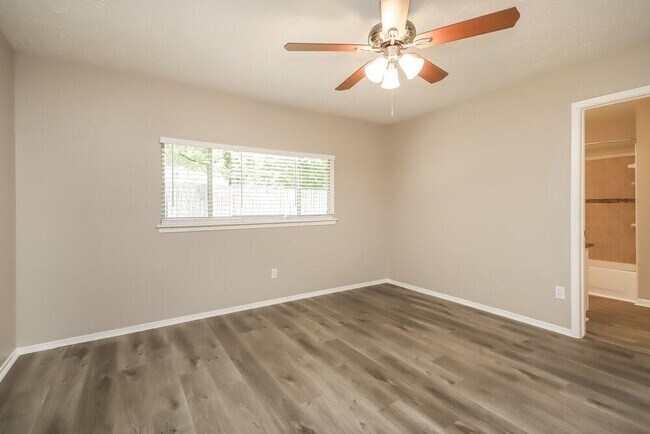 Building Photo - 21206 Waymare Ln