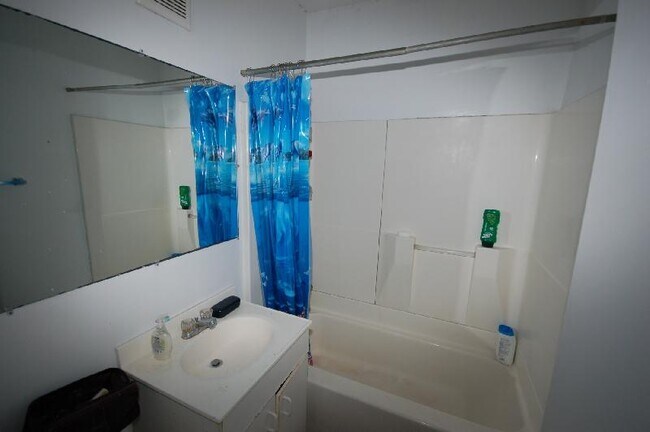 Building Photo - 610 Columbus Ave