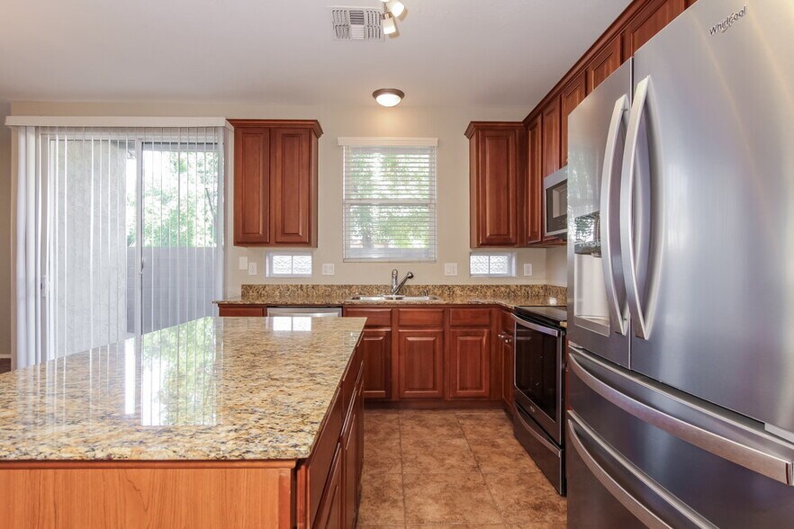 Building Photo - 10053 E Isleta Ave