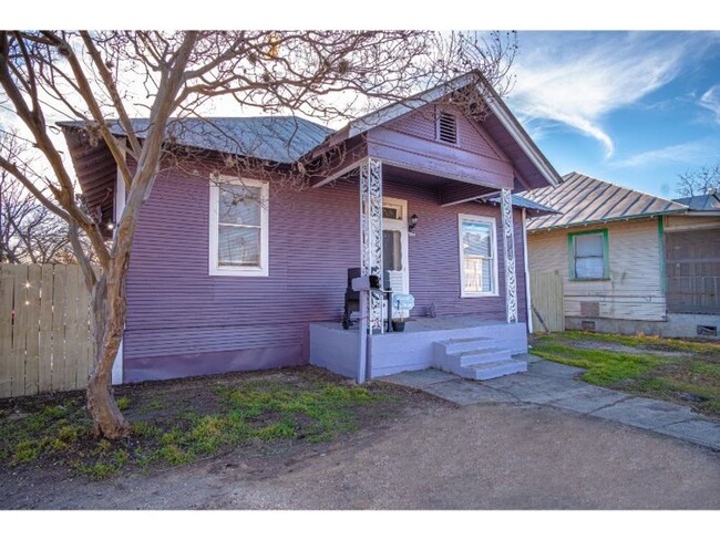 Primary Photo - 4115 S Presa St