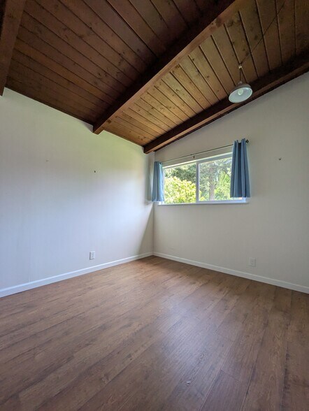 Bedroom 2 - 324 NE 157th St