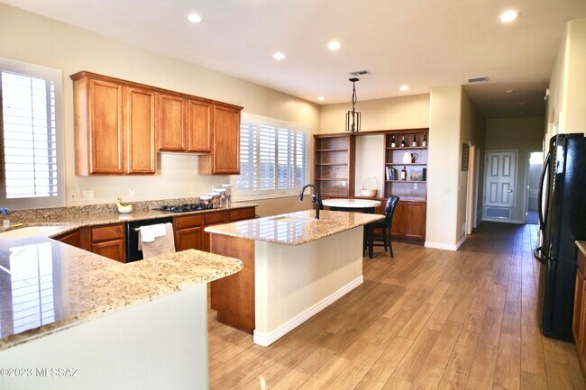 Building Photo - 12129 N Tall Grass Dr