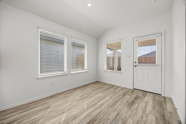 Building Photo - 31019 Delamere Turn Trial