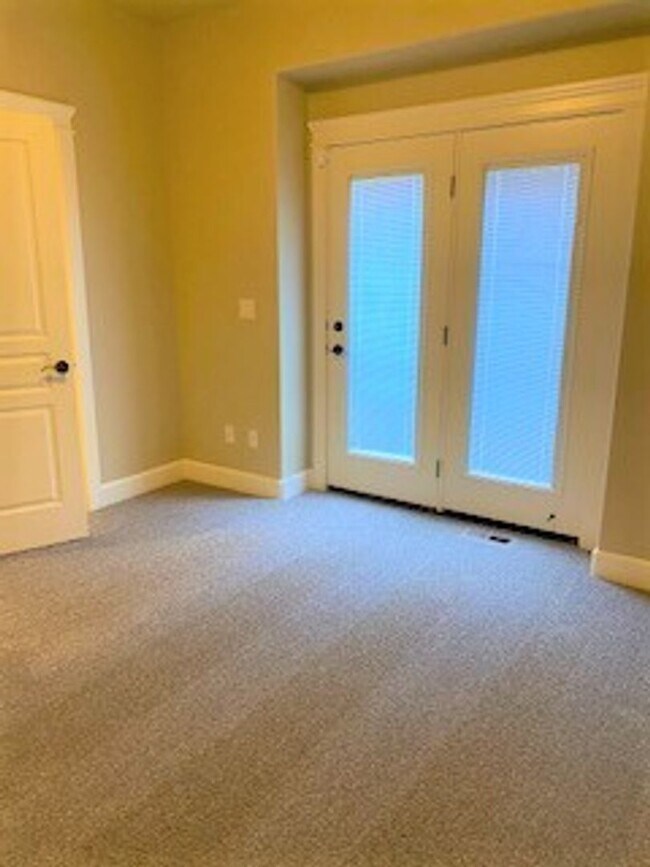 Building Photo - A Secluded, Adorable and Perfect 3 Bedroom Home Now Available!