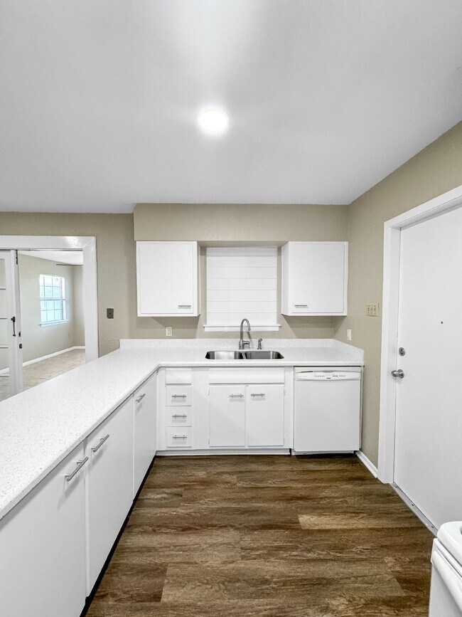 Building Photo - Welcome to Your New Rental in West San Antonio