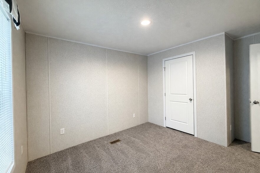 Building Photo - 29652 Cambridge Ct