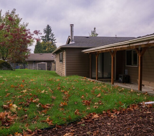 Building Photo - A Charming 3-Bedroom Rambler!