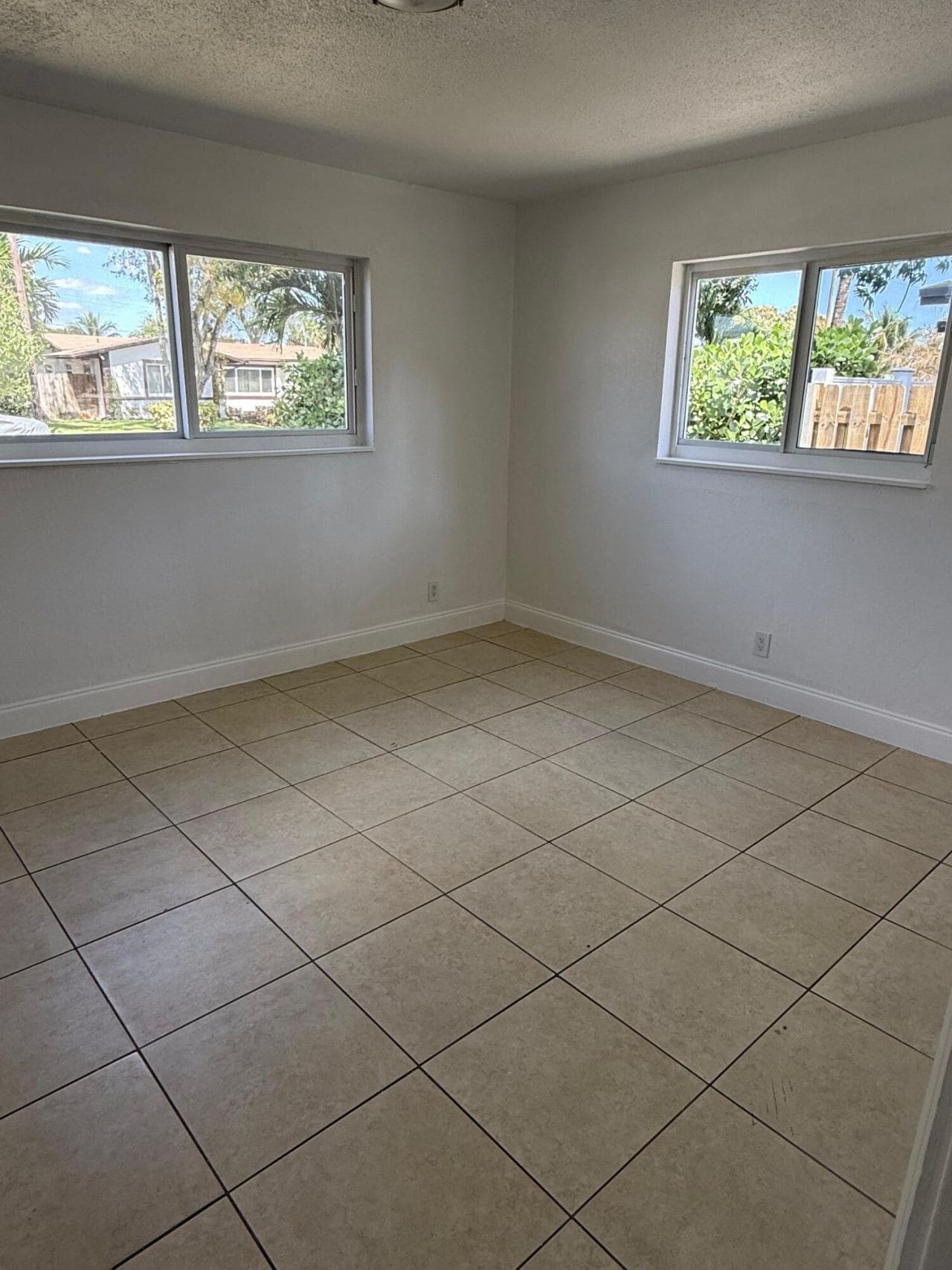 Building Photo - 6230 NW 18th Ct