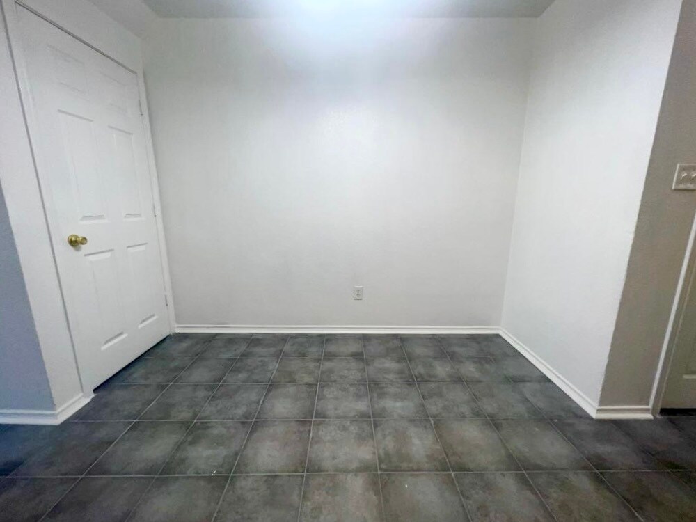 Building Photo - 3407 Barcelona Dr