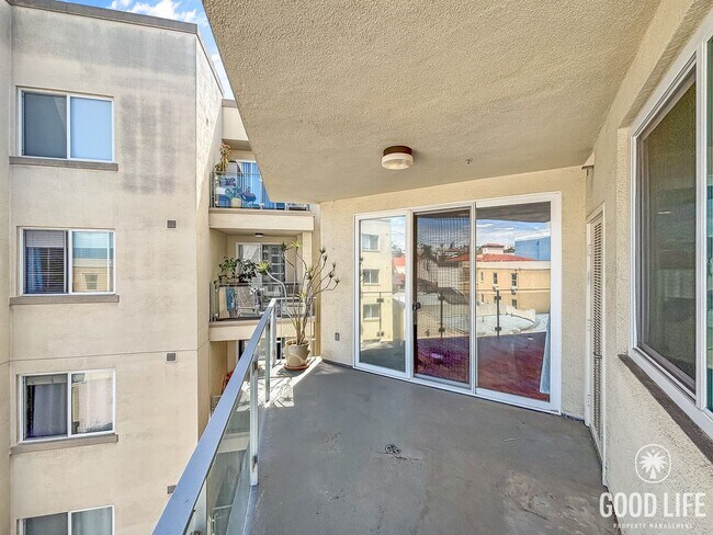 Building Photo - Beautiful 1BD/1BA Condo in Little Italy W/ A/C, W/D, Private Balcony, Reserved Parking, and Rooft...