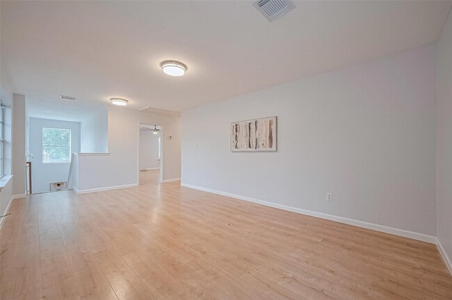 Building Photo - 5914 Clerkenwell Dr