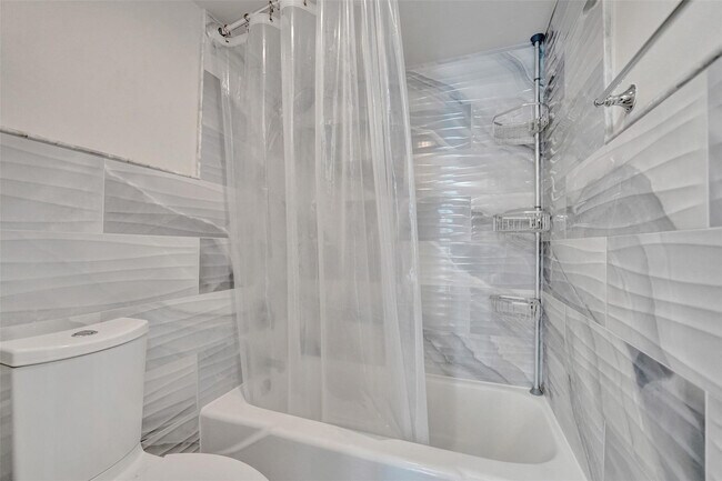 Building Photo - 3800 N Hills Dr