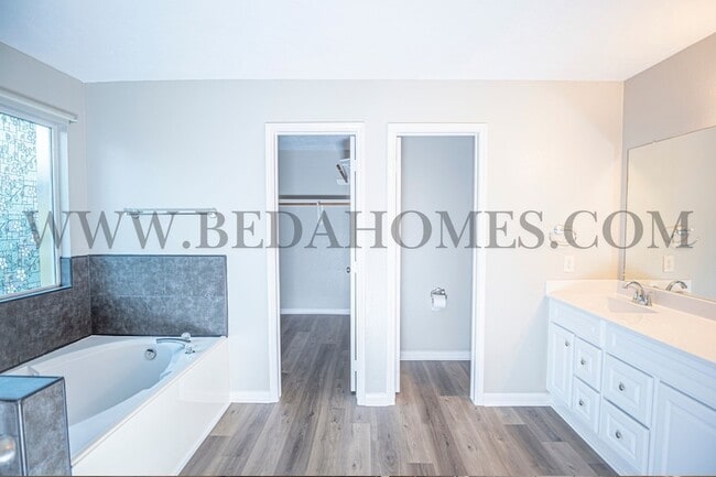 Building Photo - 5365 Tallowwood Terrace