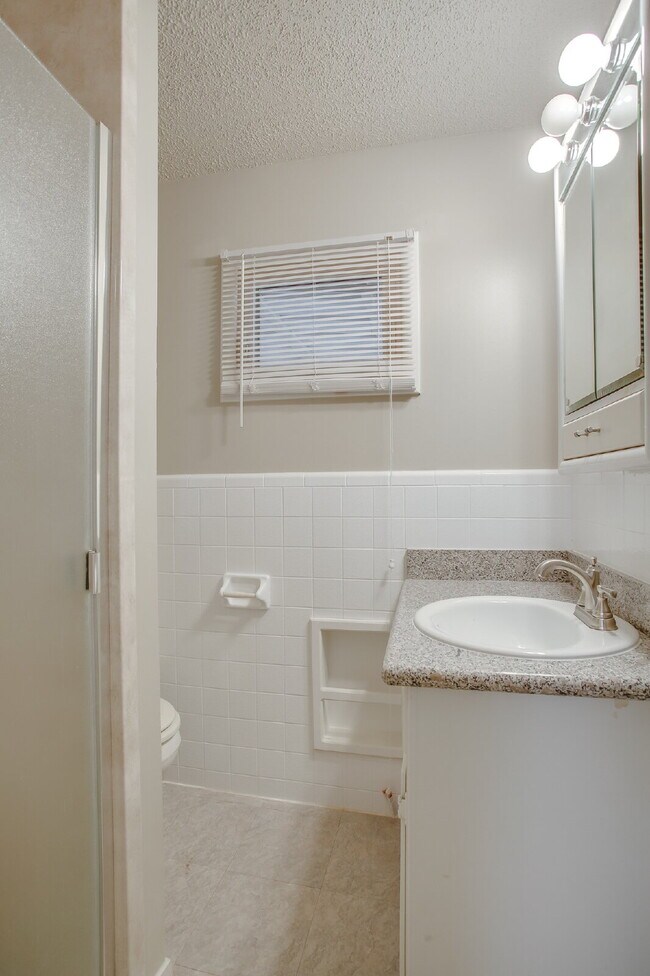 Building Photo - Spectacular Three Bedroom Home Nestled Nea...