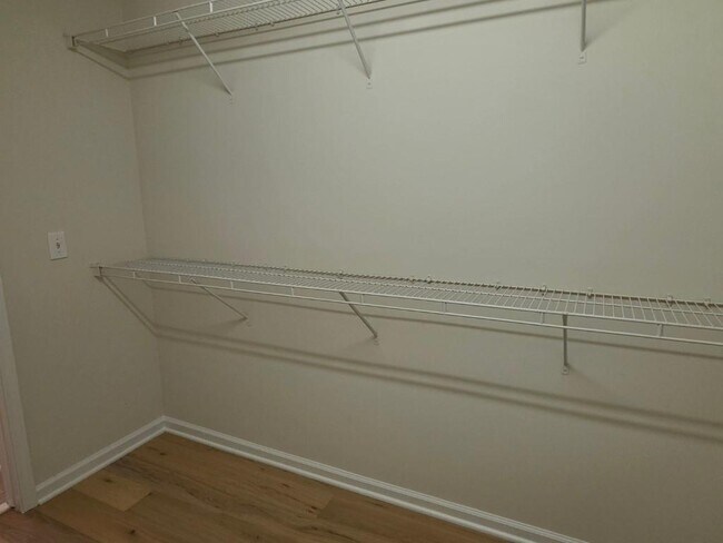 Building Photo - 2378 Fairlie Dr