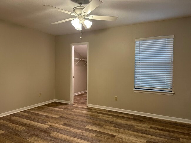 Building Photo - 696 Tyner St