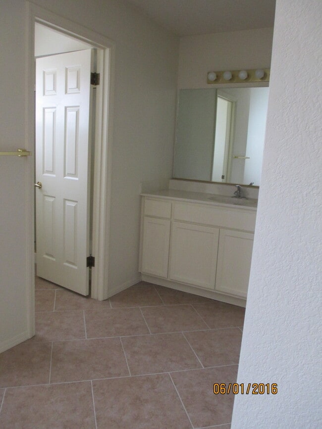 Building Photo - Single Story Rio Vista Home