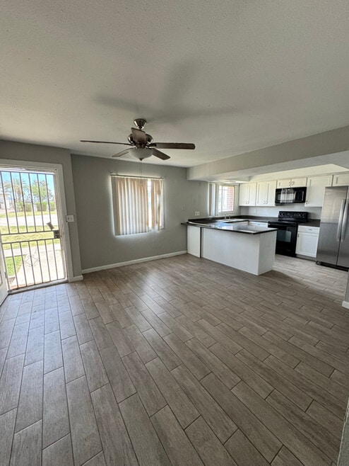 Building Photo - 6531 N 44th Ave