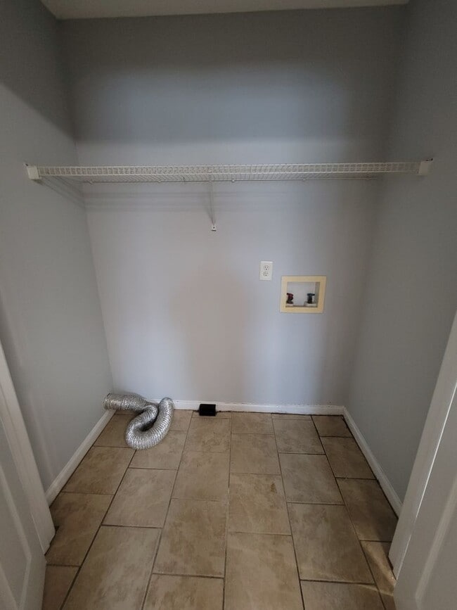 Building Photo - 3 BR in High Point!