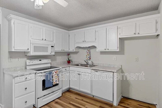 Building Photo - 6248 Lucille Dr