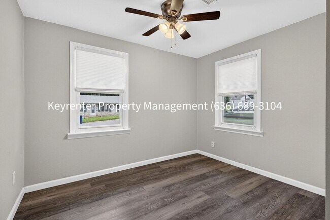 Building Photo - Fully Renovated 2BR/1BA Home for Rent