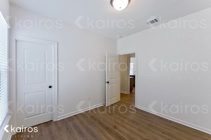 Building Photo - 116 Teddy Ln
