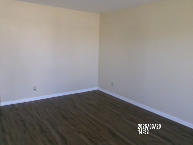 Building Photo - VERY NICE HOME IN THE RIDGECREST AREA. PETS NEGOTIABLE WITH OWNERS APPROVAL