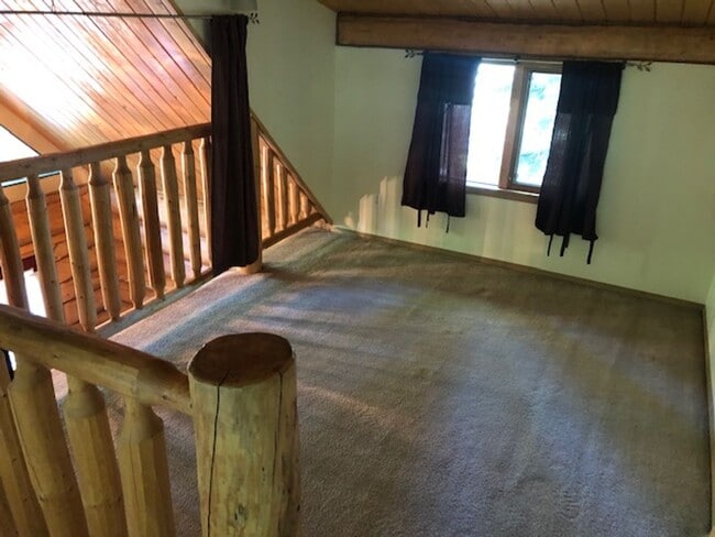 Building Photo - Century 21 Gold Rush - 1bed/1bath cabin (2...