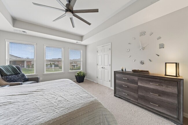 Building Photo - 404 Black Thorn Ln