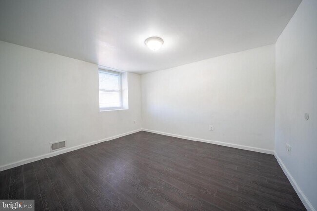 Building Photo - 3167 Ryerson Cir