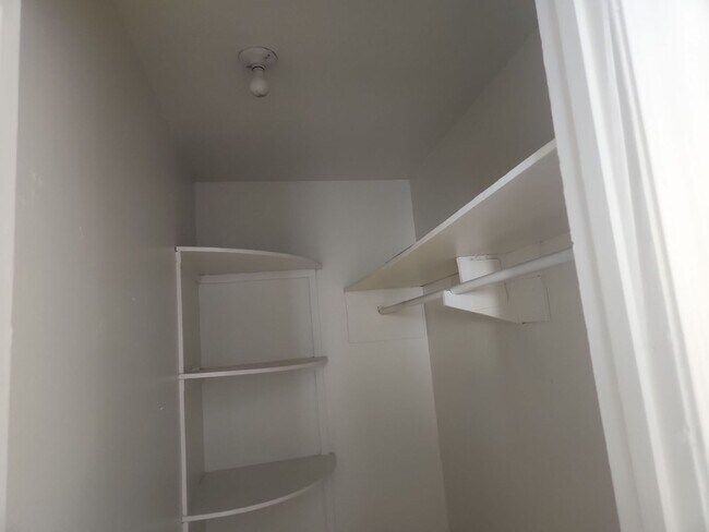 Building Photo - Spacious Centrally Located Home