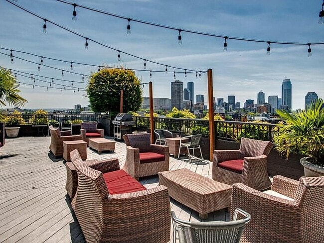 Building Photo - 1125 E Olive St