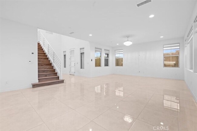 Building Photo - 35963 Bertain Dr